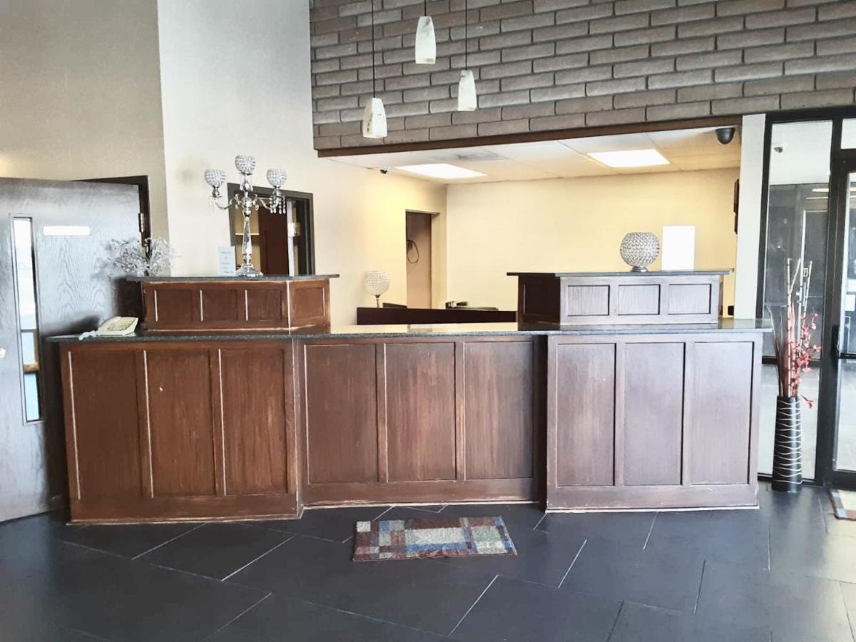 Eleven Boutique Hotel Llc 恩波里亚 外观 照片